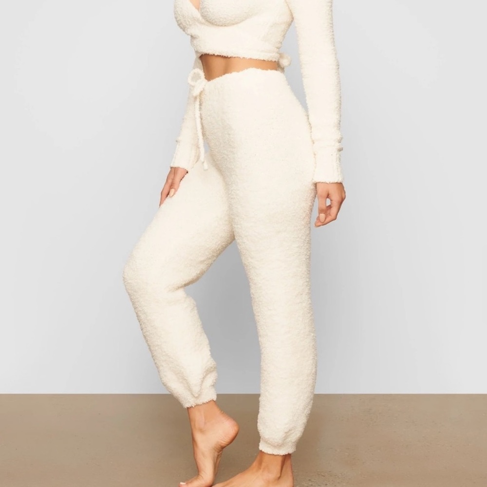 SKIMS cozy Sherpa sweatpants